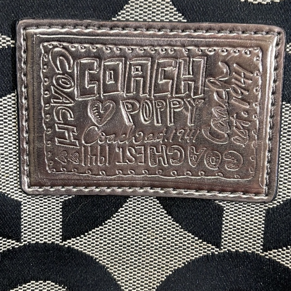 Lost in the 🔥 Coach Poppy Op Art Signature Tote - Picture 2 of 12